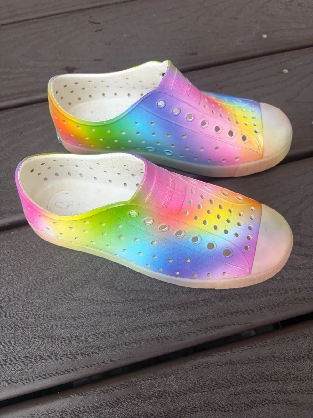 Native Jefferson Rainbow Slip-On Big Kids Shoes Size J2